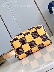 Louis Vuitton LV Locker Dopp Kit Yellow 23 x 13 x 12 cm - 4