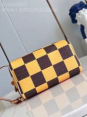 Louis Vuitton LV Locker Dopp Kit Yellow 23 x 13 x 12 cm - 2