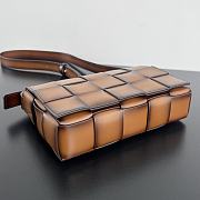 Bottega Veneta Casette Brown Bag Shoulder Bag 23x15x5cm - 2