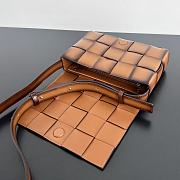 Bottega Veneta Casette Brown Bag Shoulder Bag 23x15x5cm - 3