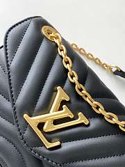 Louis Vuitton LV New Wave Chain Black 21x12x9cm - 2