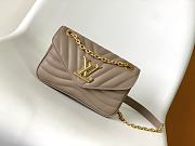 Louis Vuitton LV New Wave Chain 21x12x9cm - 1