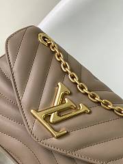 Louis Vuitton LV New Wave Chain 21x12x9cm - 2