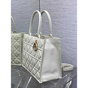 Dior Medium Book Tote White Macrocannage Calfskin 36.5 x 28 x 17.5 cm - 5