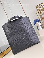 Louis Vuitton LV Excursion Tote Black 33 x 37 x 13 cm - 4