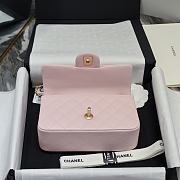 Chanel Flap Bag Light Pink Lambskin Bell 20x13x7cm - 5