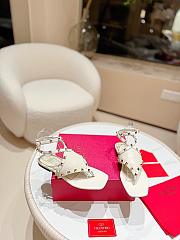 Valentino Garavani Rockstud Open Toe White Sandals - 1