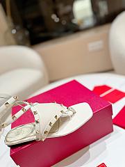 Valentino Garavani Rockstud Open Toe White Sandals - 3