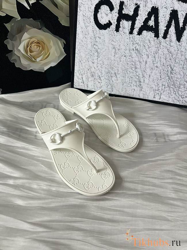 Gucci White Minorca Rubber Thong Sandals - 1