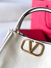 Valentino Garavani Alltime Medium Handbag White 26x21x17cm - 4