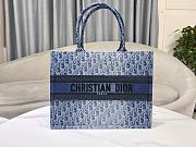 Dior Medium Book Tote Blue Denim Oblique Jacquard 36 x 27.5 x 16.5 cm - 1