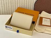 Louis Vuitton LV Capucines Compact Wallet White 13.5 x 9.5 x 3 cm - 3