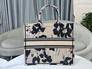 Dior Large Book Tote Beige and Black Fleurs Mystiques 42x35x18.5cm - 2