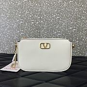 Valentino Garavani Mini VLogo White Crossbody Bag 20.5x10.5x5cm - 1