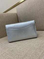 Louis Vuitton LV Pochette Louise Silver 22 x 14 x 5 cm - 6