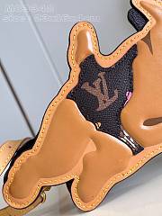 Louis Vuitton LV Dog On Strap Chocolate 23 x 16 x 4 cm - 2