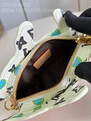 Louis Vuitton LV Dog On Strap Vanilla 23 x 16 x 4 cm - 3