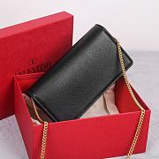 Valentino Garavani Small Leather Chain Wallet Black 20x10.5x4cm - 4