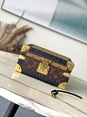 Louis Vuitton LV Coffret Joaillerie Monogram Reverse 24 x 12.5 x 24 cm - 1