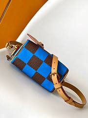 Louis Vuitton LV Speedy 18 Bandoulière Damier Pop Blue 18 x 12 x 10 cm - 4