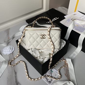 Chanel 24A Top Handle Vanity Case White Lambskin 17cm