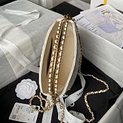 Chanel Clutch With Strap White Caviar Gold 19x14x7cm - 4