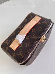 Louis Vuitton LV Bag Toiletry Monogram 24 x 13 x 13 cm - 4