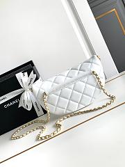 Chanel Bumbag White 17x24x11cm - 4