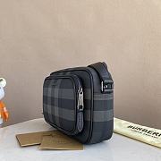 Burberry Paddy Bag Charcoal 22.5 x 6 x 16 cm - 3