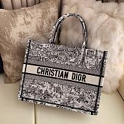 Dior Medium Book Tote White Black Paris Allover 36 x 27.5 x 16.5 cm - 1