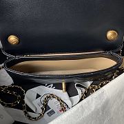 Chanel Classic Flap Bag Black Lambskin 22x14x8.5cm - 4