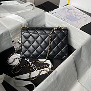 Chanel Classic Flap Bag Black Lambskin 22x14x8.5cm - 3