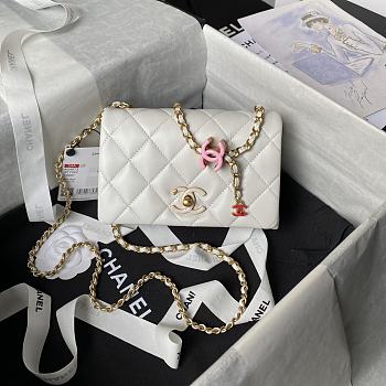 Chanel Classic Flap Bag White Lambskin 22x14x8.5cm