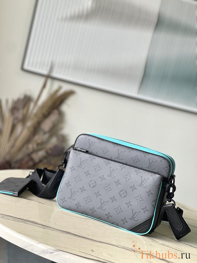 Louis Vuitton LV Trio Messenger Turquoise 25 x 18.5 x 7 cm - 1