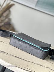 Louis Vuitton LV Trio Messenger Turquoise 25 x 18.5 x 7 cm - 4