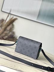 Louis Vuitton LV Steamer Wearable Wallet Turquoise 18 x 11 x 6.5 cm - 2