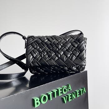 Bottega Veneta Small Rumple Messenger Black 21x14x5cm