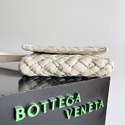 Bottega Veneta Small Rumple Messenger White 21x14x5cm - 4