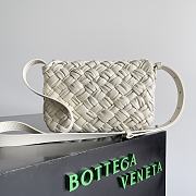 Bottega Veneta Small Rumple Messenger White 21x14x5cm - 2