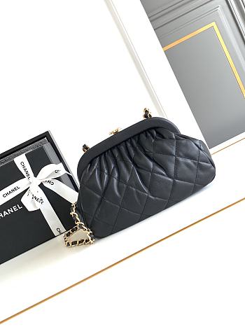 Chanel Clutch Lambskin Gold Black 24x16x8cm