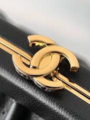 Chanel Clutch Lambskin Gold Black 24x16x8cm - 2