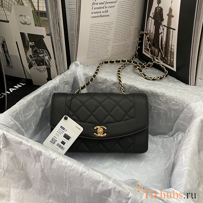 Chanel Flap Bag Black Caviar Gold 23x14x7cm - 1