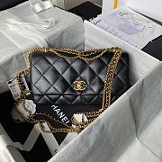 Chanel Flap Bag Black Lambskin Gold 26x15x7cm - 1