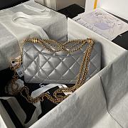 Chanel Flap Bag Grey Lambskin Gold 26x15x7cm - 4