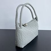 Bottega Veneta Tosca Shoulder Bag Light Grey 27x18x9cm - 5