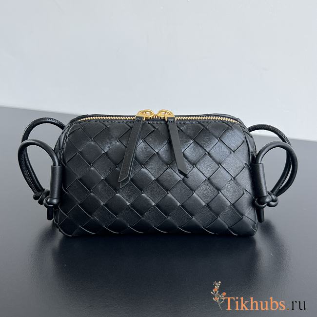 Bottega Veneta Intrecciato Concert Pouch Black 18.5x11.5x8.5cm - 1