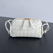 Bottega Veneta Intrecciato Concert Pouch White 18.5x11.5x8.5cm - 1