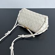 Bottega Veneta Intrecciato Concert Pouch White 18.5x11.5x8.5cm - 4