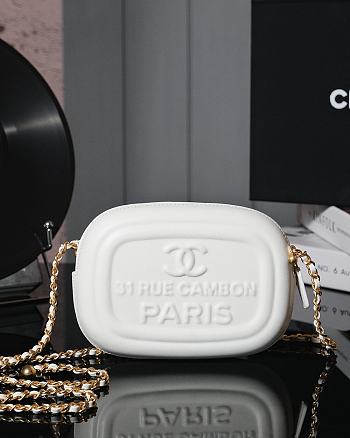 Chanel White Clutches 18x13x6cm