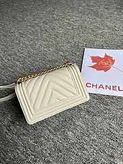 Chanel Small Leboy Bag Chevron White Caviar Gold 20cm - 3